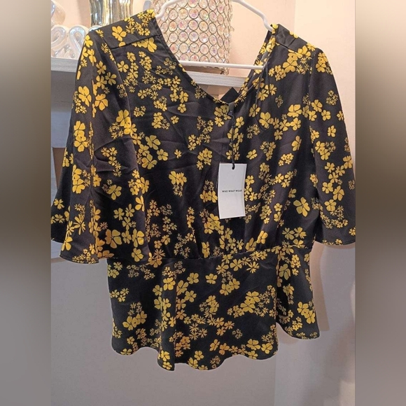 Who What Wear Black with Yellow Floral Print Shirt - Picture 2 of 6
